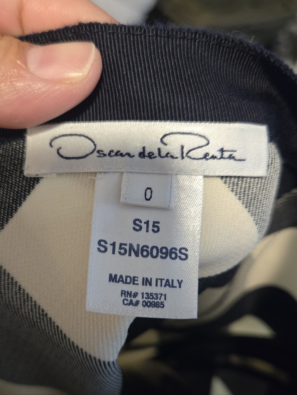 Oscar de la Renta navy/white gingham skirt Midi Wool Sz 0 - Picture 7 of 9